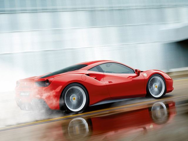 Ferrari представил новые фотографии 488 GTB и 488 Spider